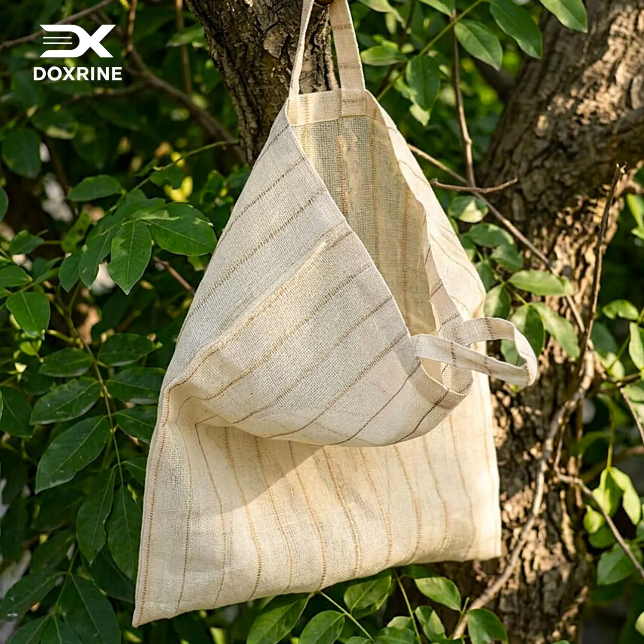 Doxrine reusable jute bag outdoors